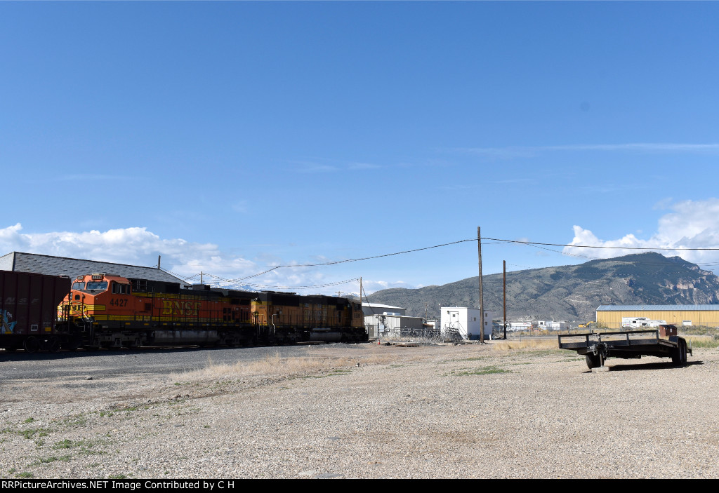 BNSF 4427/8809